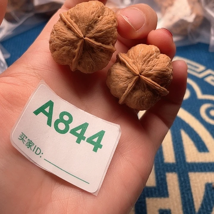 文玩核桃把件钉子