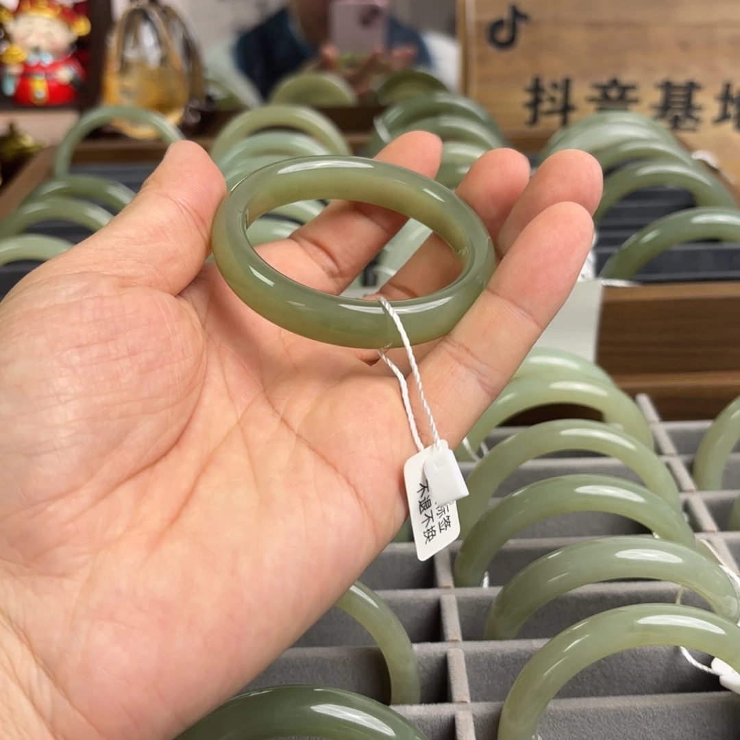 未镶嵌手镯和田玉6