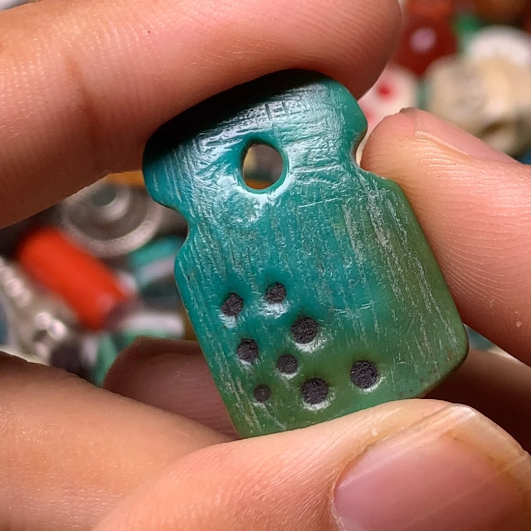 琉璃颈饰藏传小元素