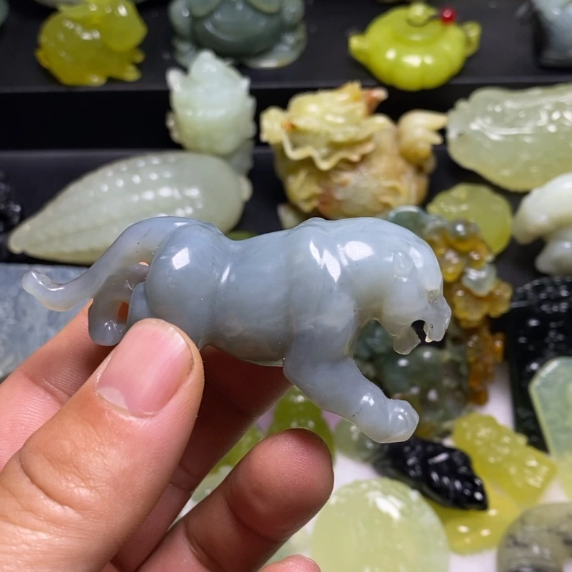 【闪购商品】蛇纹石玉颈饰未镶嵌龙*