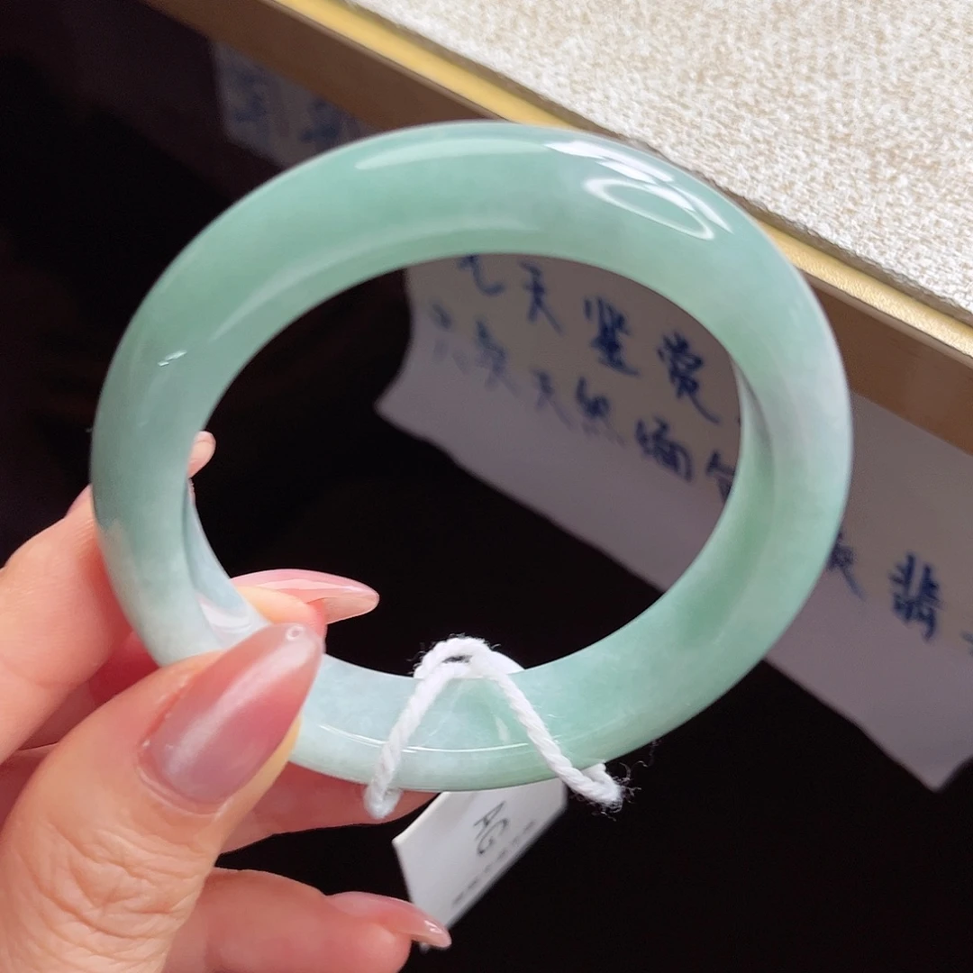 翡翠未镶嵌手镯手镯