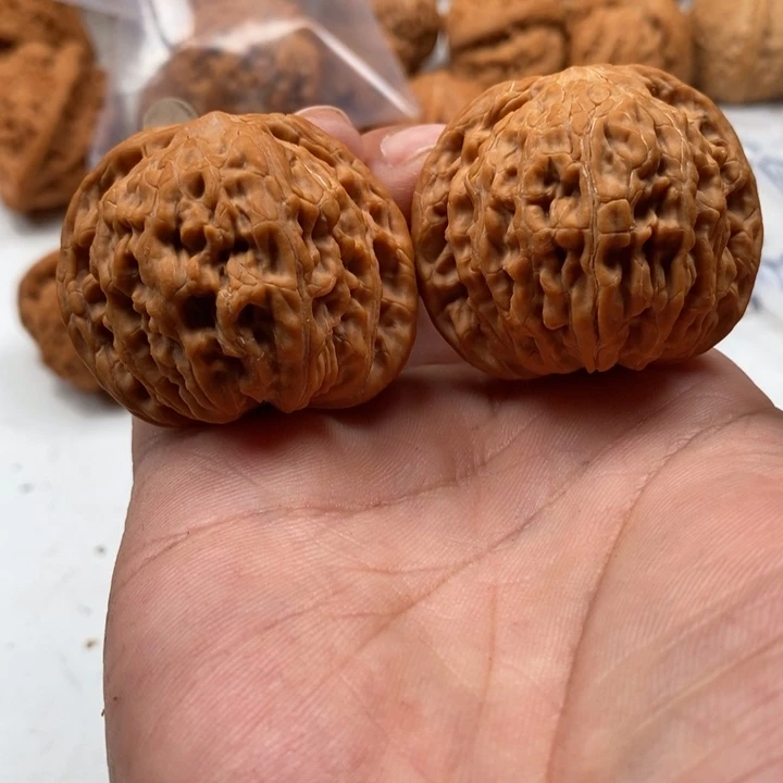 文玩核桃吊坠知***道核桃