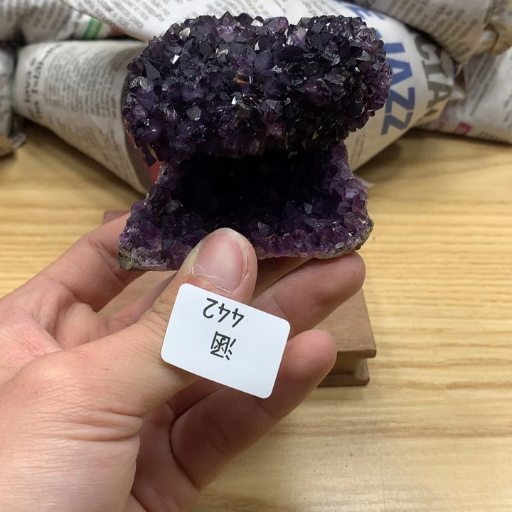 紫晶乌拉圭未镶嵌