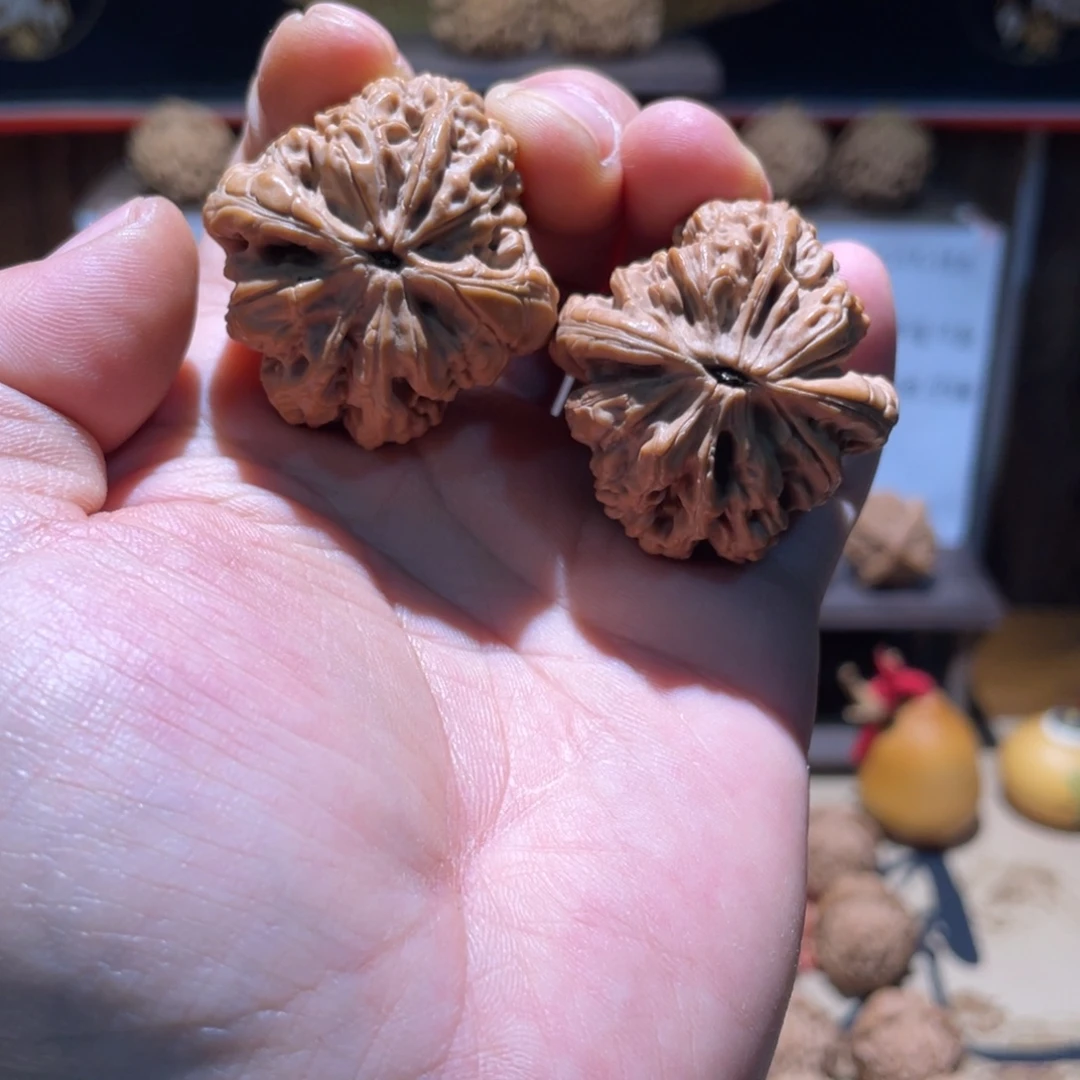 文玩核桃吊坠38粗棱暴雪