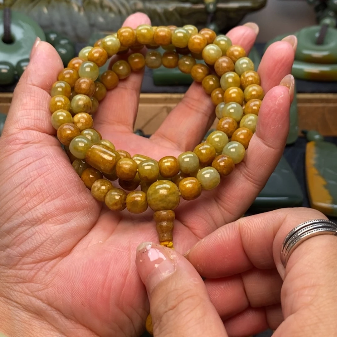 秋***珲手串未镶嵌岫岩河磨玉（透闪石质玉）