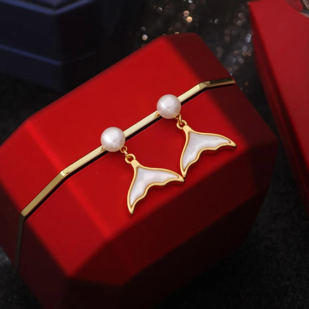 铜合金合成锆石耳饰 《货号8711》鲸鱼尾珠珠吊坠耳环