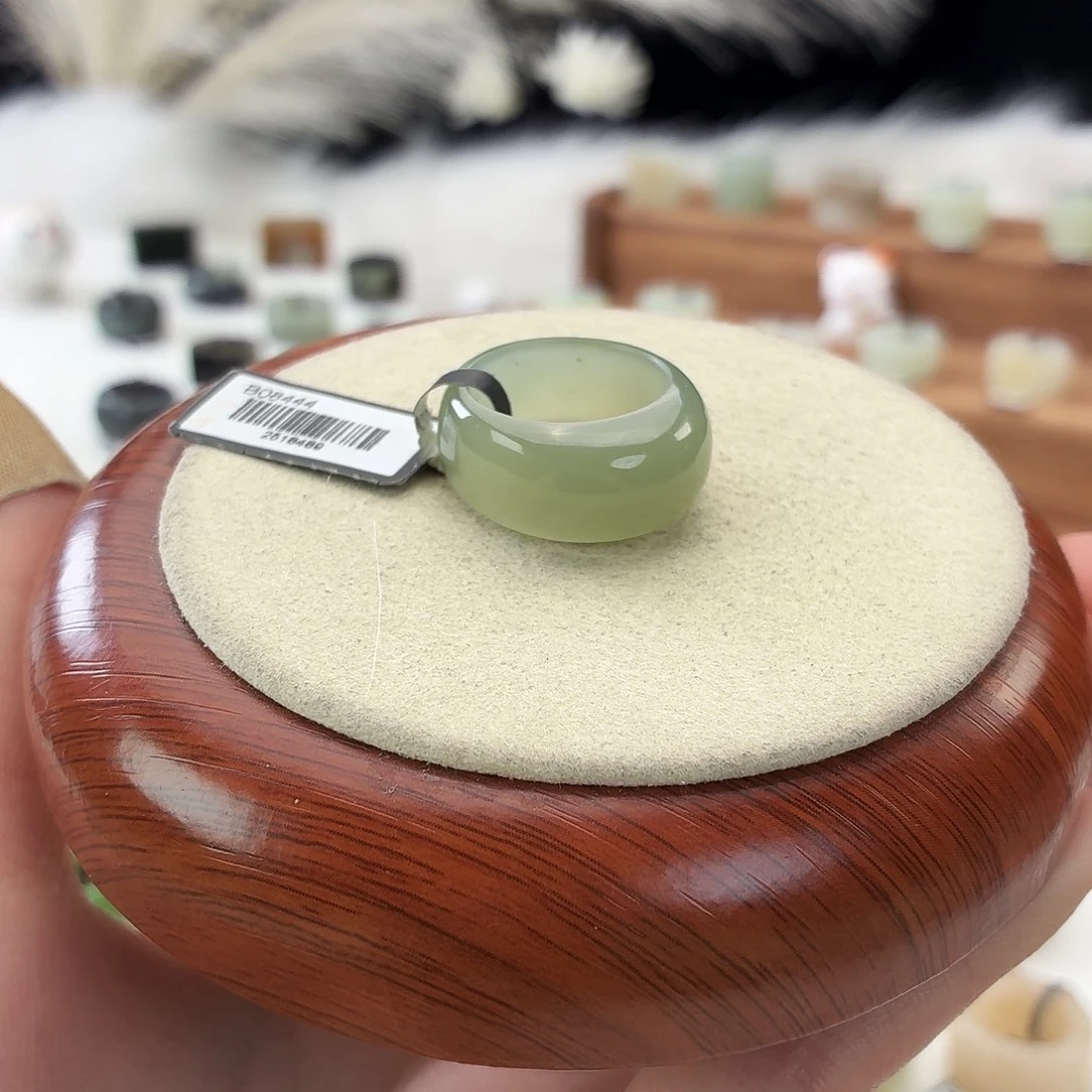 和田玉未镶嵌戒指湖水绿馒头17.66mmj16