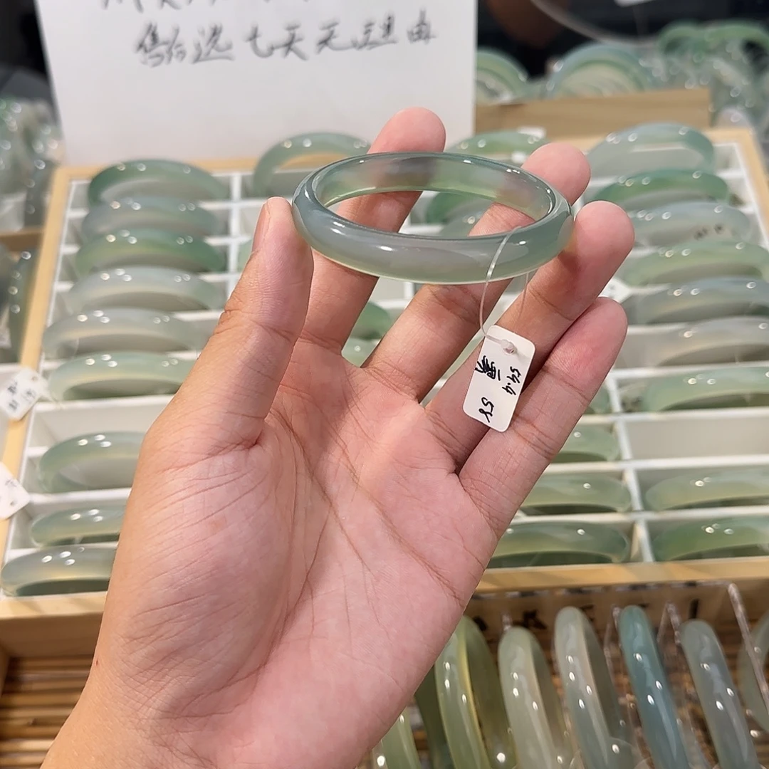 手镯玛瑙/玉髓未镶嵌没有售后圈口54.4
