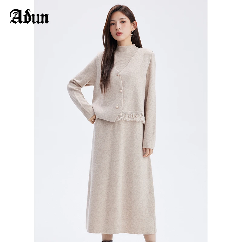 Abun冬季新品纯色流苏针织马甲长袖半高领连衣裙两件套