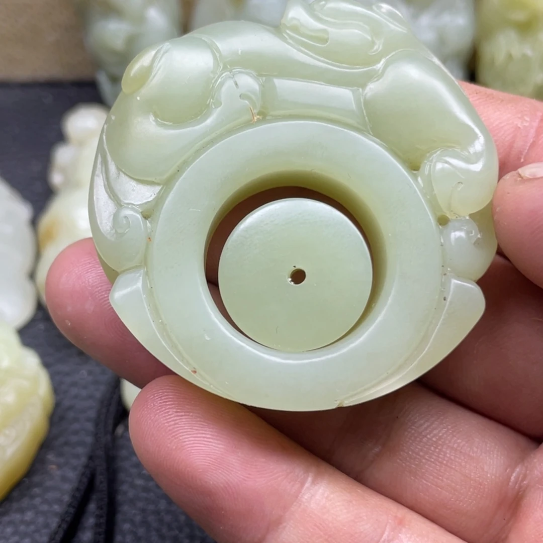 和田玉（糖玉）未镶嵌颈饰