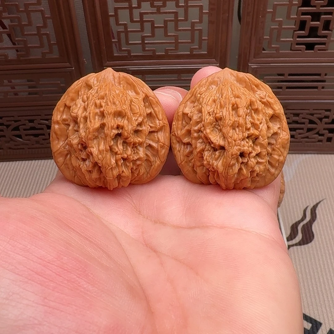 文玩核桃把件43尺麦穗虎头