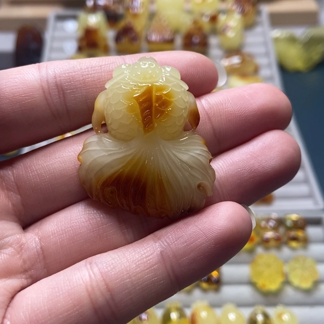 达****琥珀未镶嵌裸石天然琥珀蜜蜡吊坠