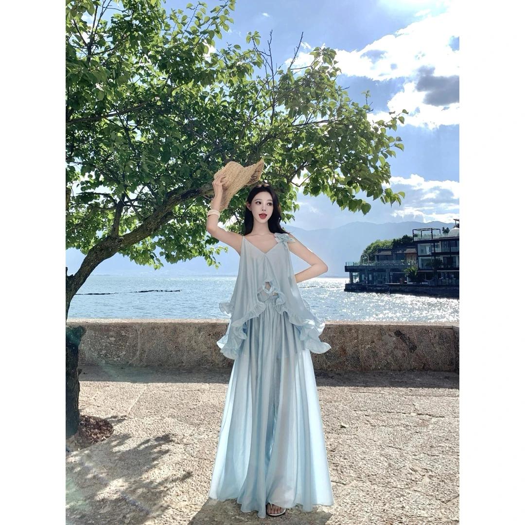 法式超仙立体花朵荷叶边蓝色吊带连衣裙女夏季度假风大摆长裙套装