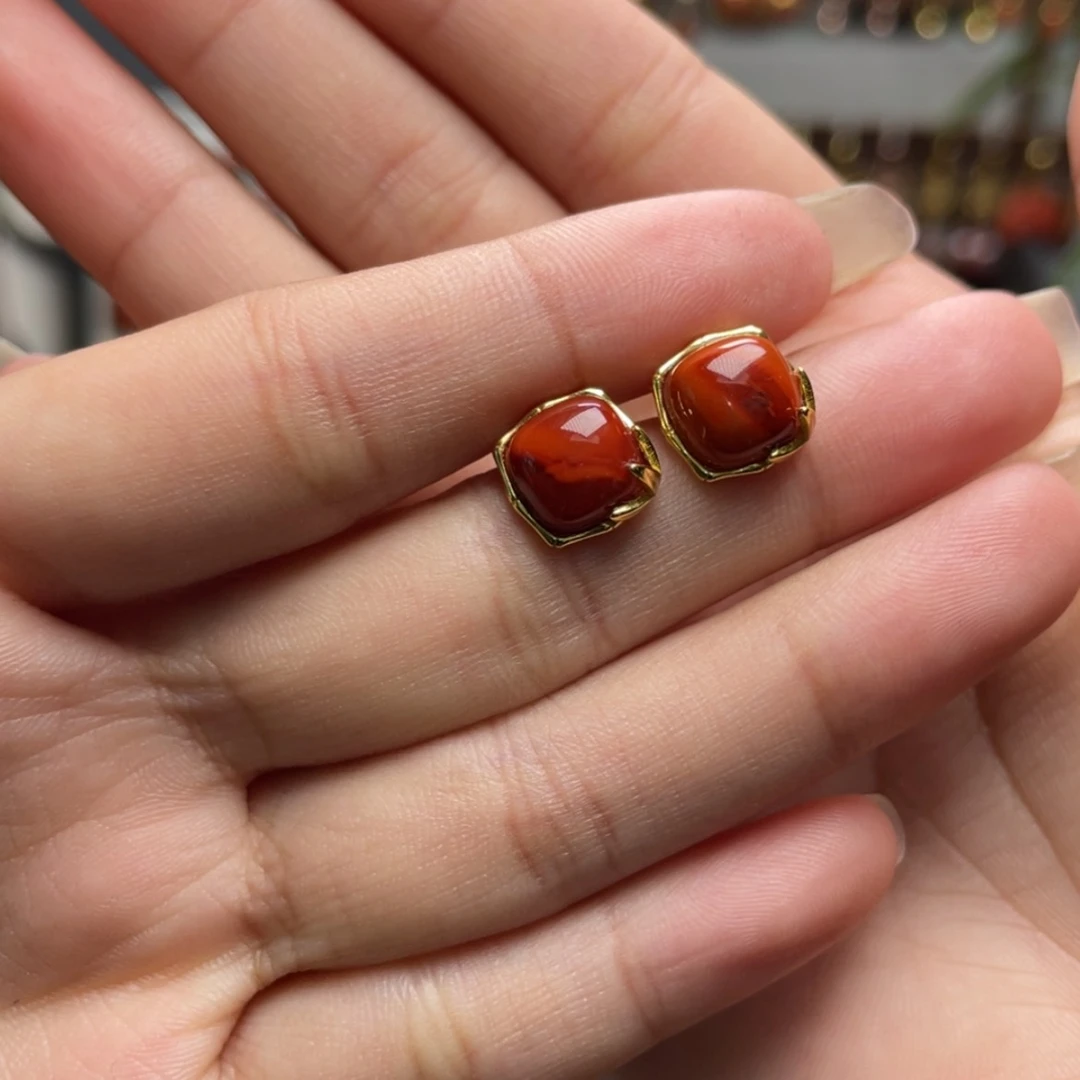 【闪购商品】银S925镶嵌耳钉南红玛瑙