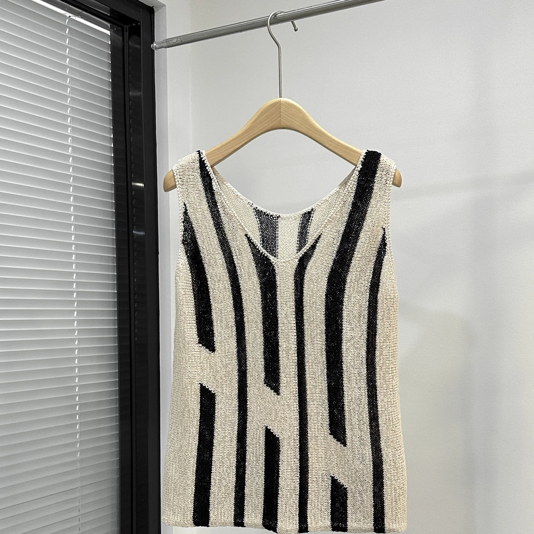 2025新款夏季女休闲条纹无袖针织黑白撞色V领拼接背心YS-250086