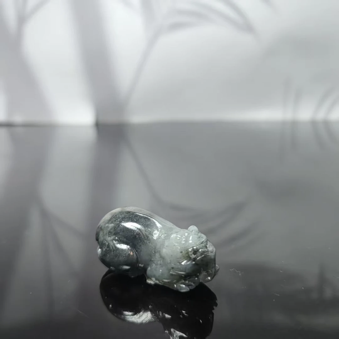 Z和田玉点墨青花貔貅吊坠0556
