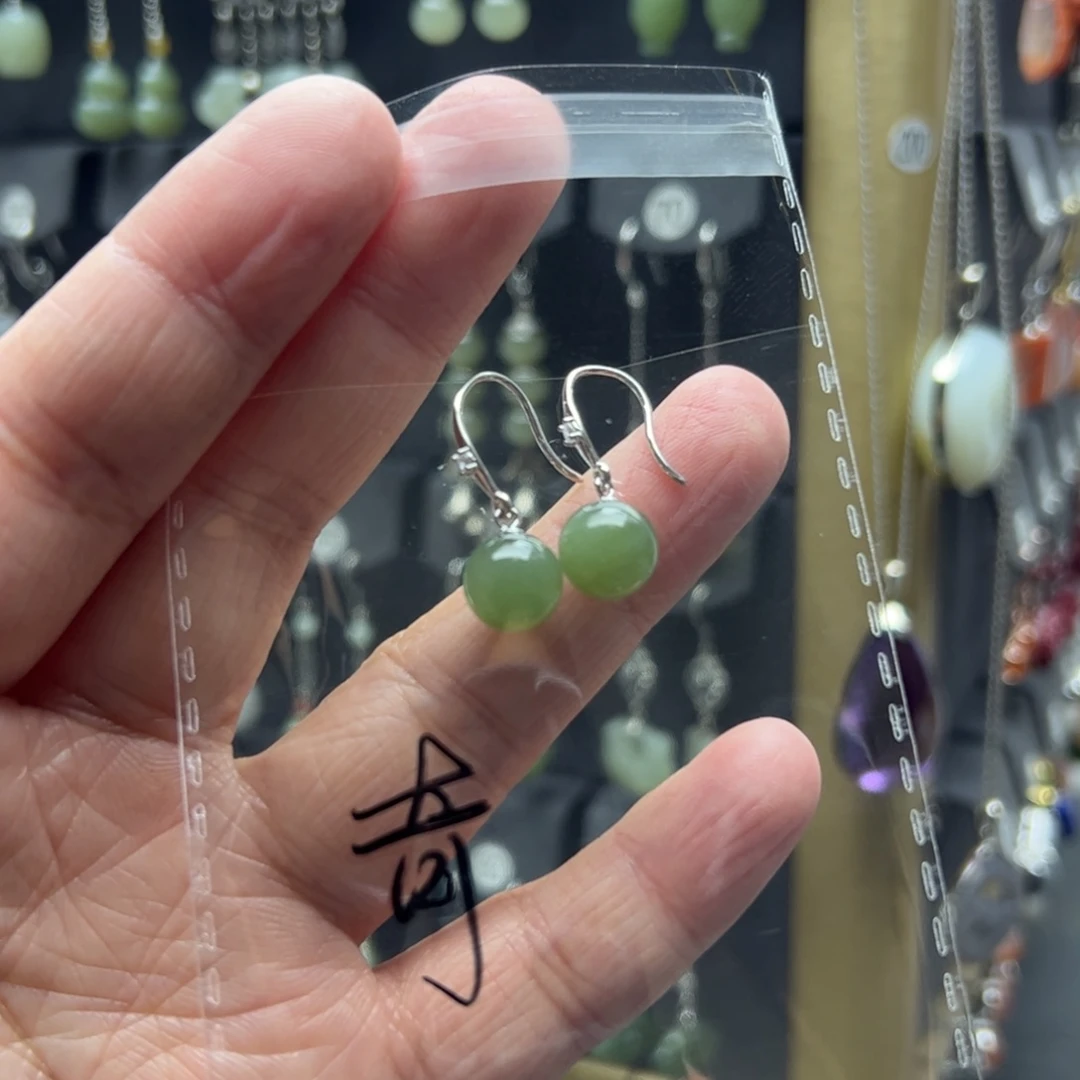 奇***活和田玉银S925镶嵌耳饰