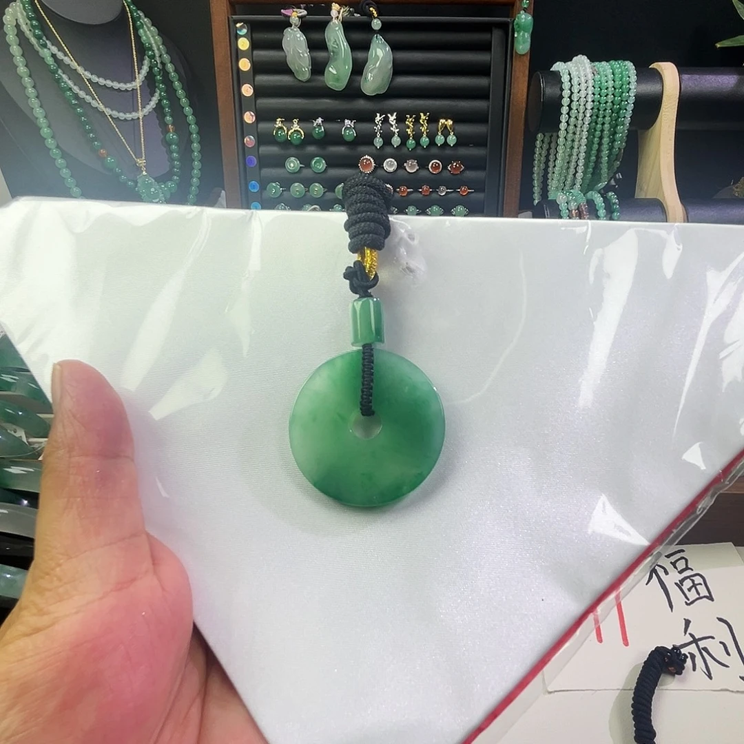 M***i石英质玉合金颈饰