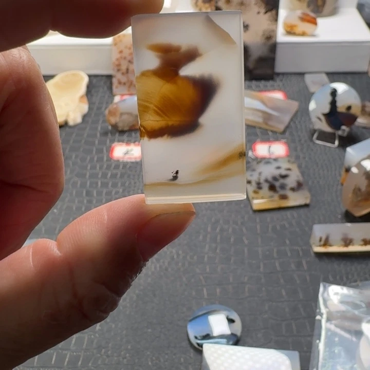 青***蕻玛瑙/玉髓未镶嵌珠宝奇石