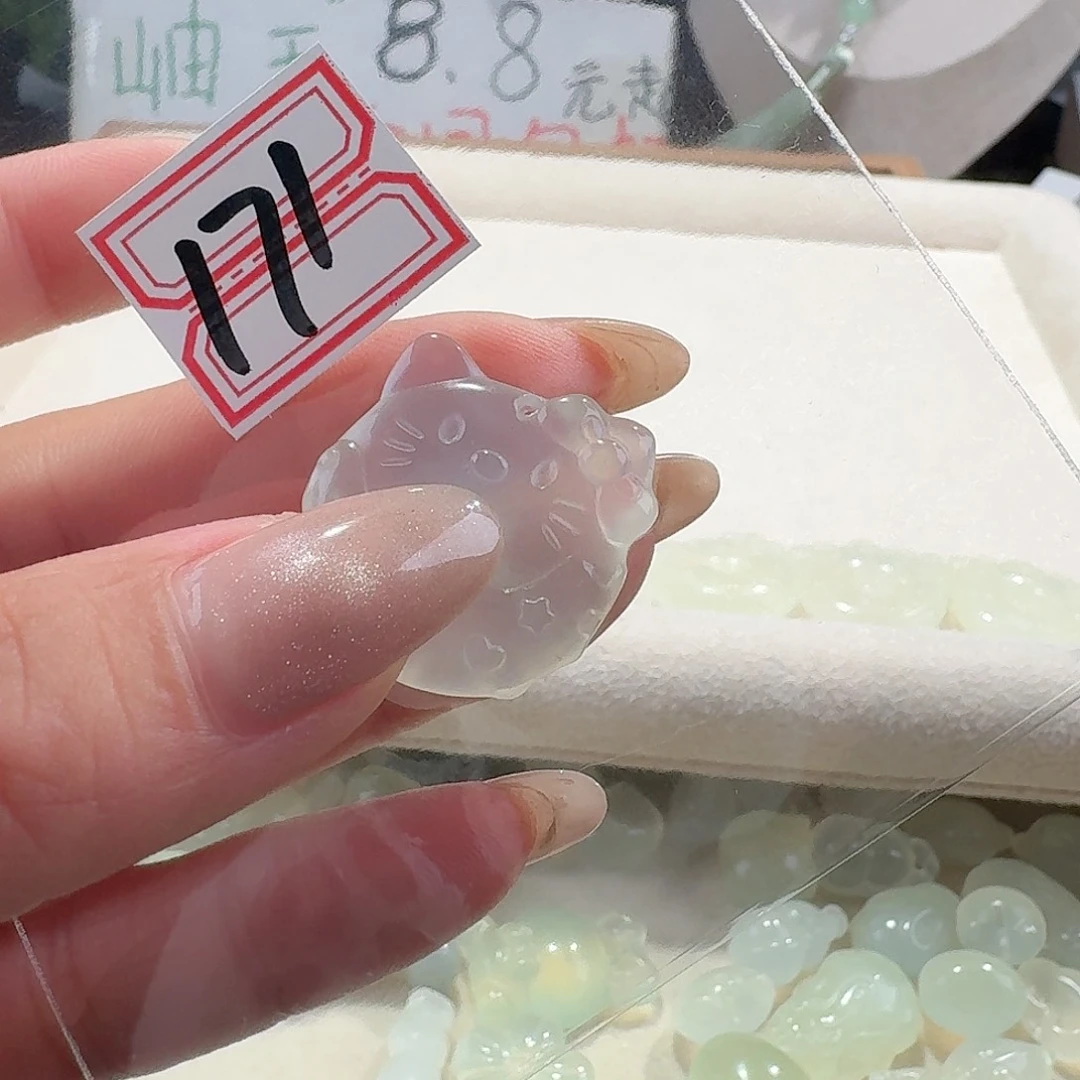 蛇纹石玉颈饰合金精美礼品