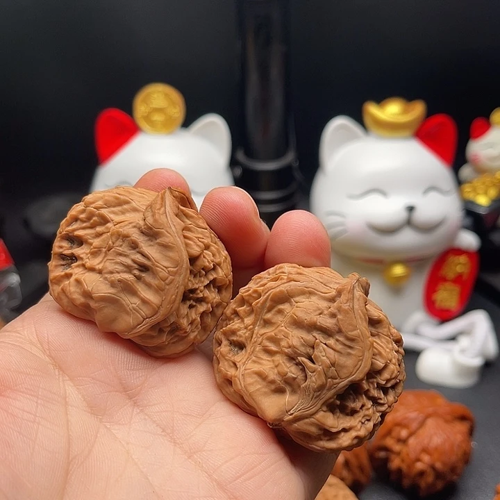 把件桃核白狮子半壁合体64全品