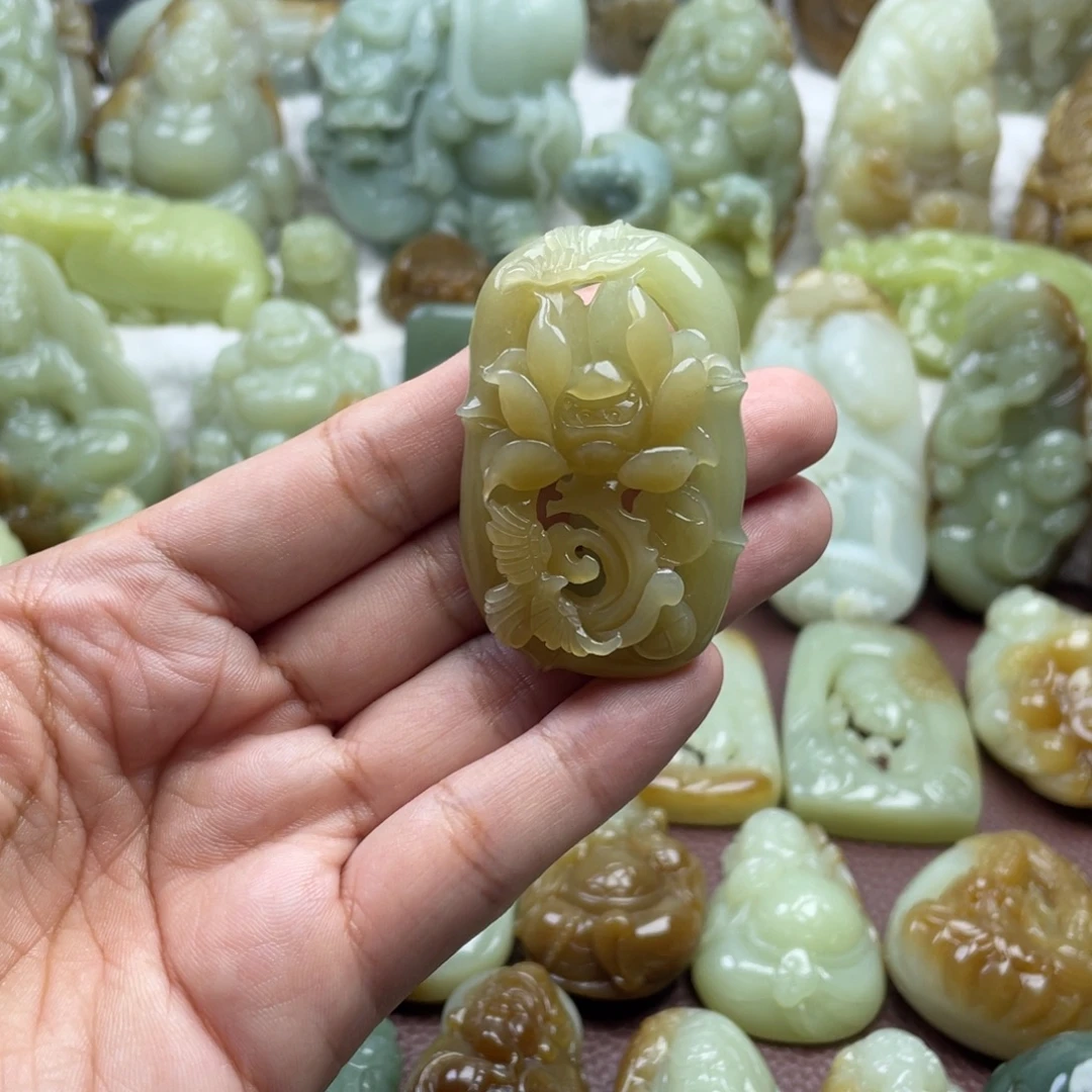 颈饰未镶嵌和田玉