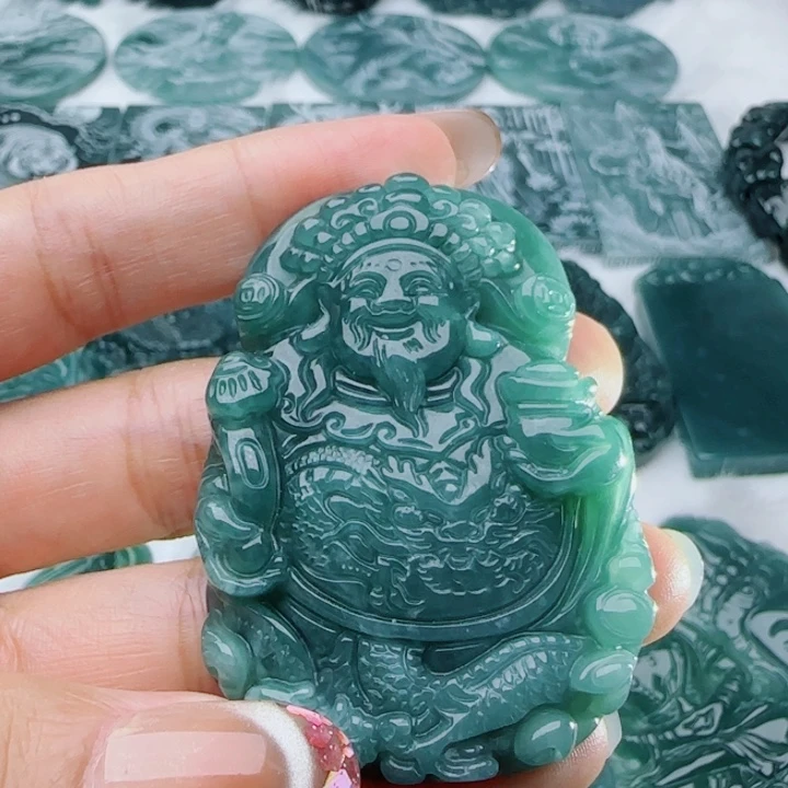 翡翠未镶嵌颈饰多样性发货天然的A货翡翠