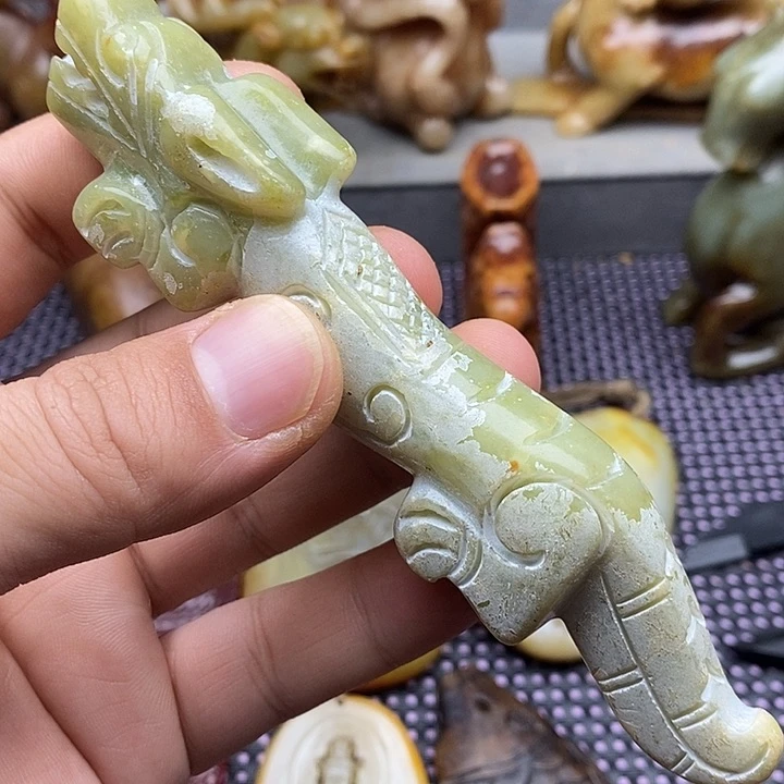 未镶嵌蛇纹石玉颈饰