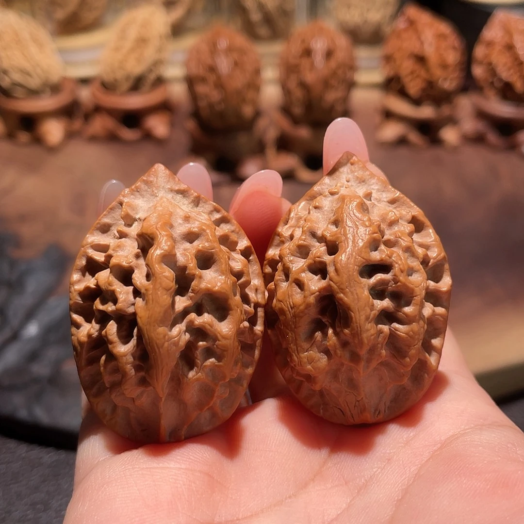 文玩核桃把件绝版龙骨