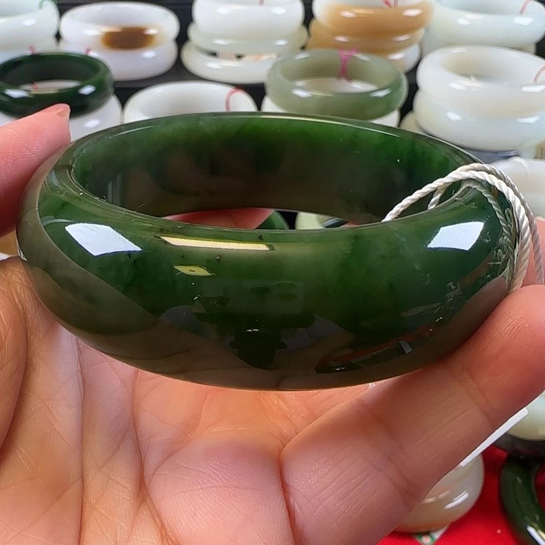 未镶嵌手镯和田玉（碧玉）