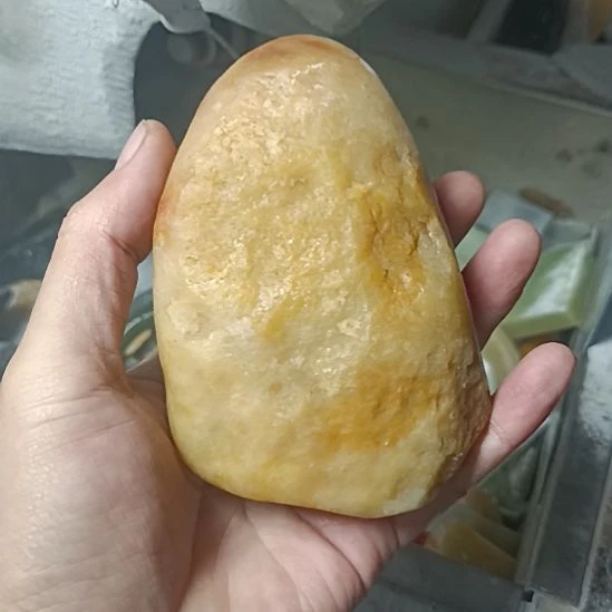 和田玉未镶嵌珠宝半成品