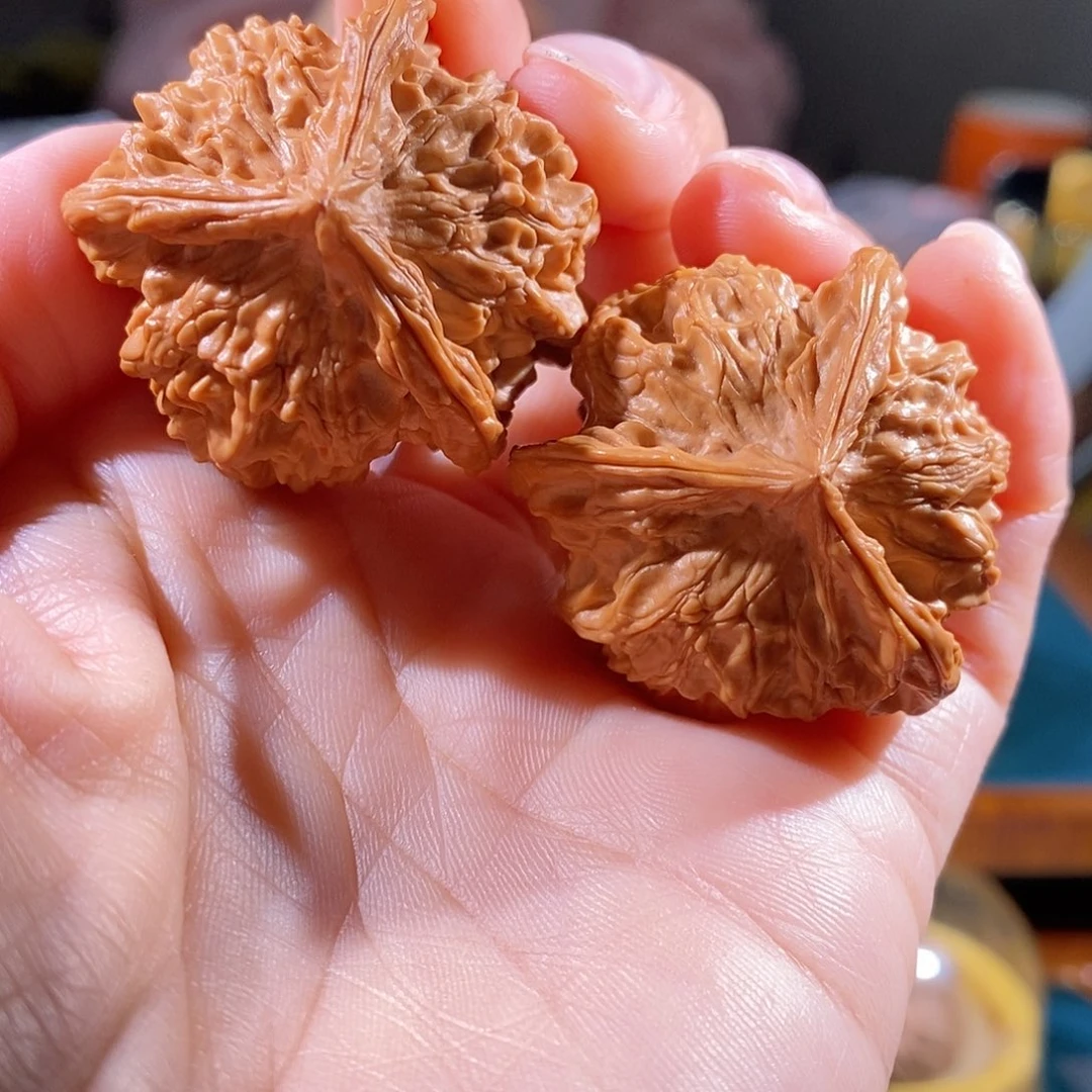 文玩核桃吊坠正奔