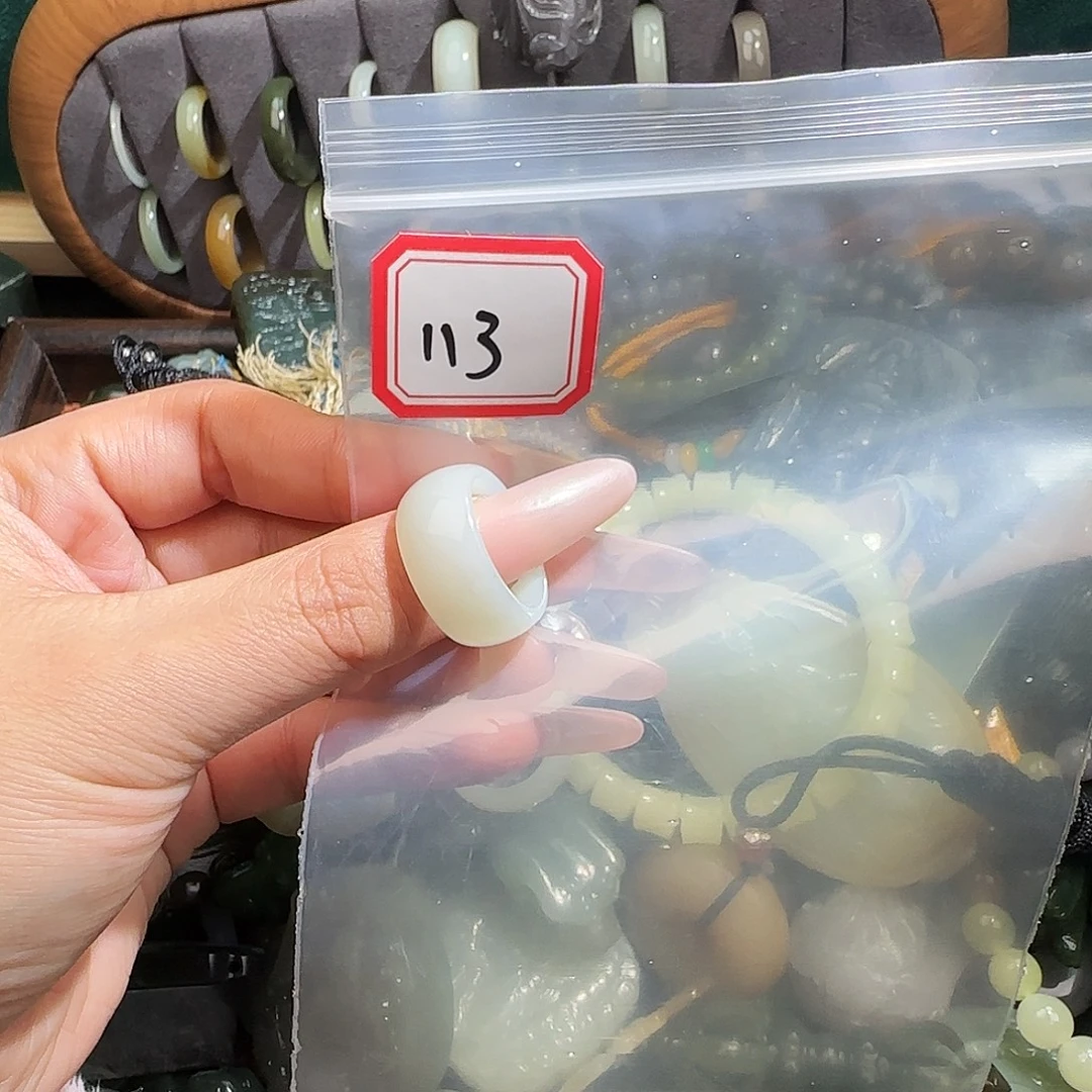 小****和田玉未镶嵌珠宝半成品