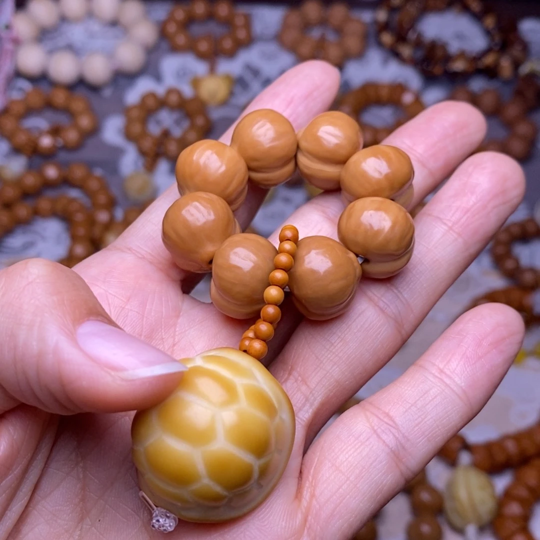 把件猴头核桃柯基屁桃龟甲