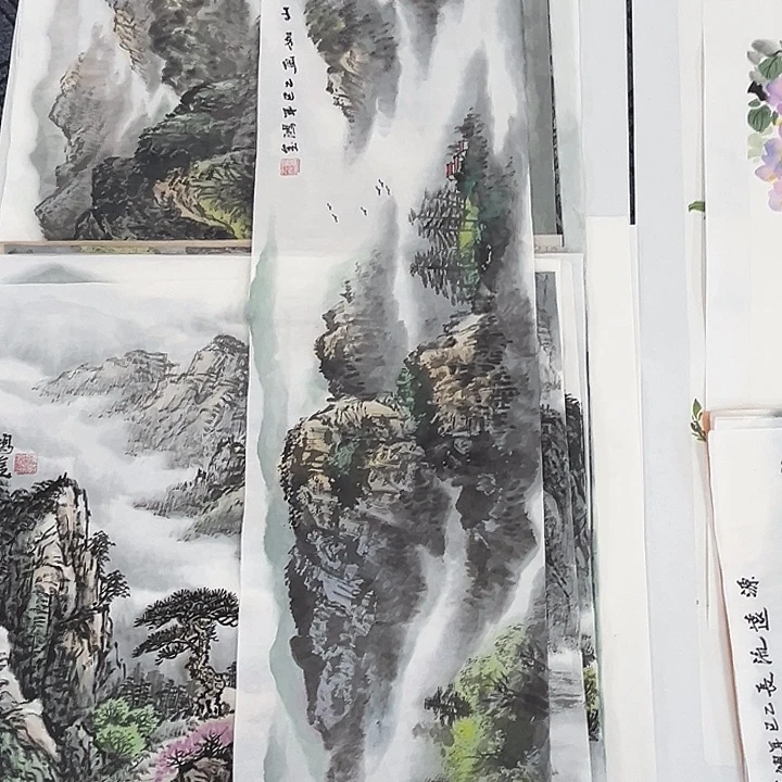 读***华国画四尺对开山水作品m