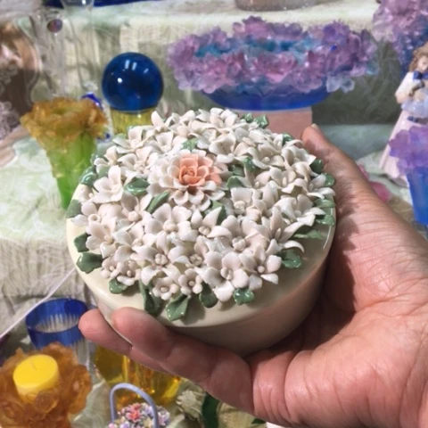 有机玻璃清孤品陶瓷花首饰盒