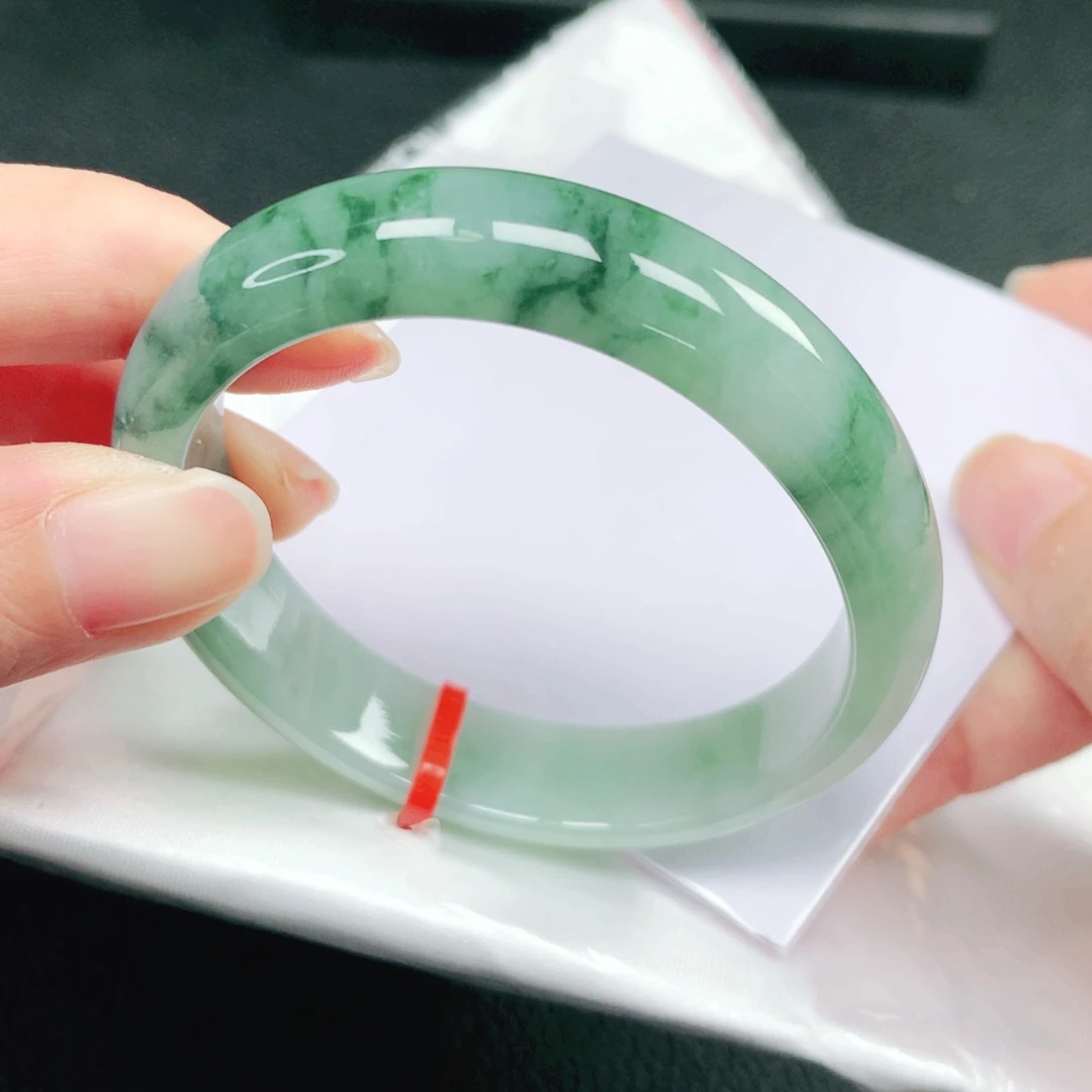 翡翠未镶嵌手镯54贵