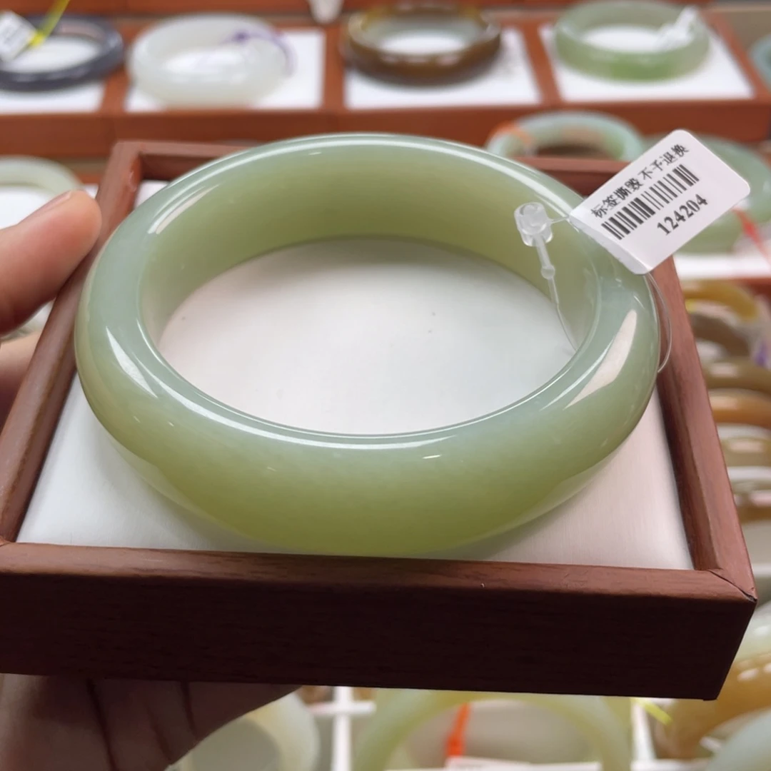 【闪购商品】未镶嵌手镯和田玉把***底链接39。 63-64