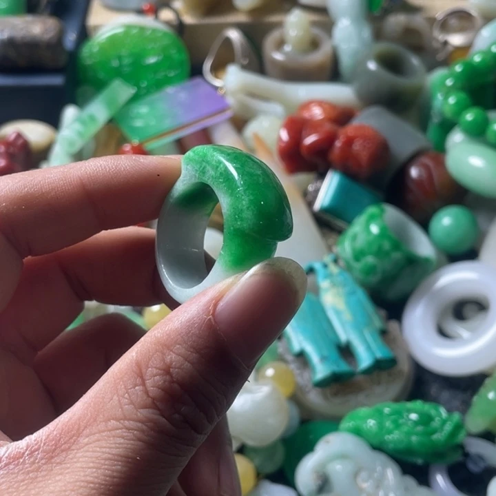 和田玉未镶嵌吊坠(不含链)