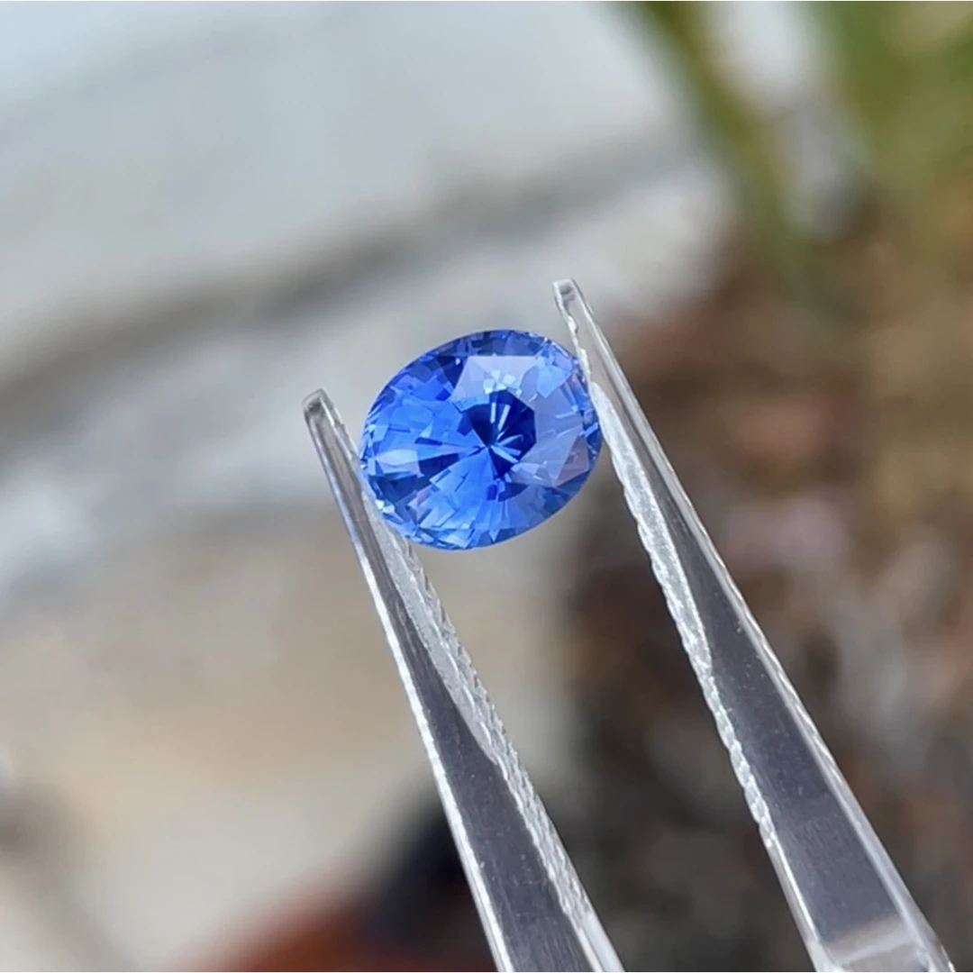 1.95克拉矢车菊色蓝宝石GRC证书干净玻璃体颜色鲜艳可定制