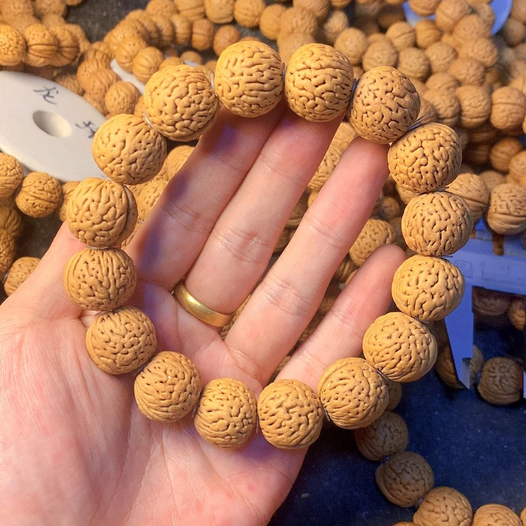 吊坠桃核核白月光