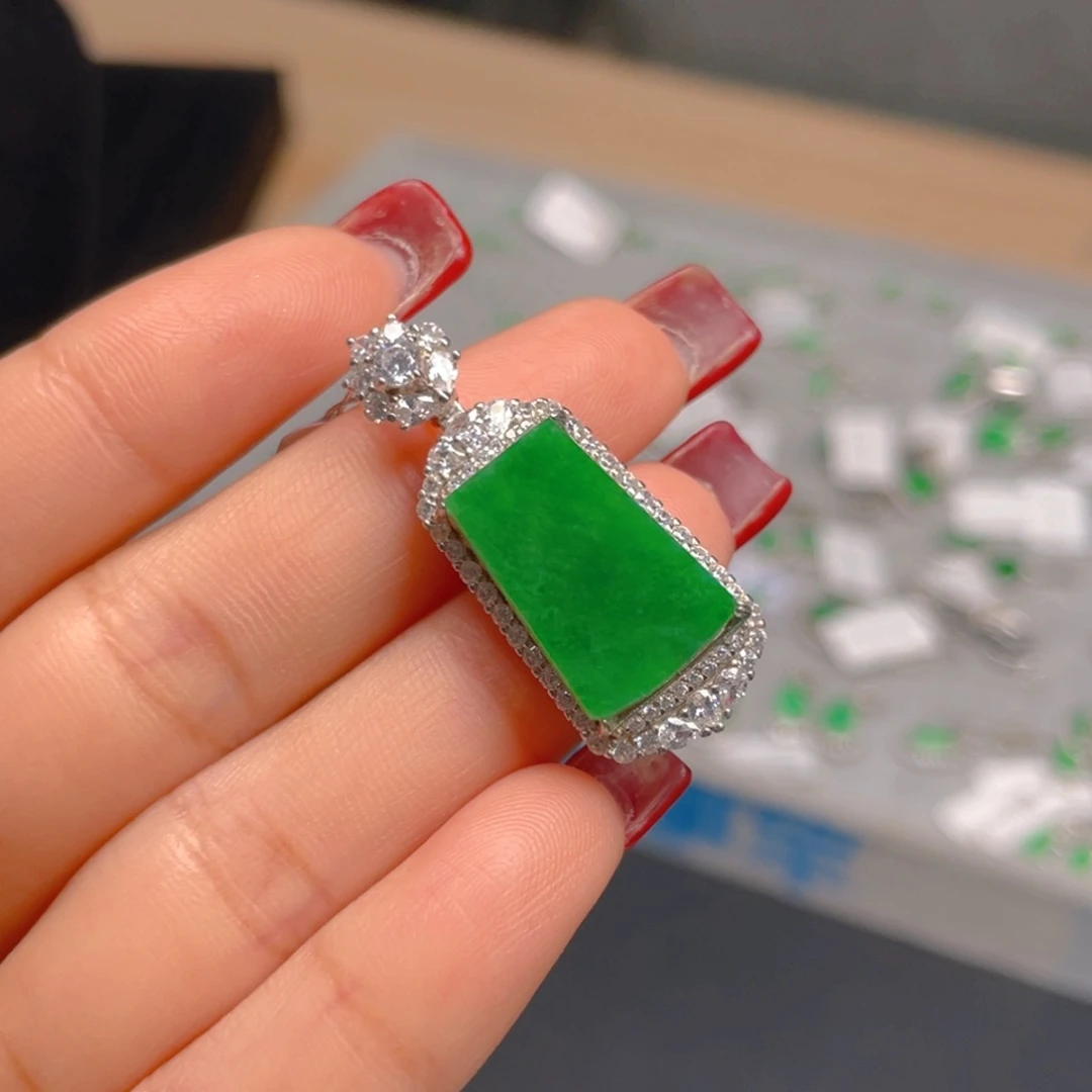 颈饰银S925镶嵌翡翠?*依