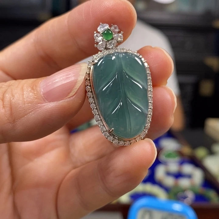 大***然翡翠银S925镶嵌颈饰翡翠吊坠