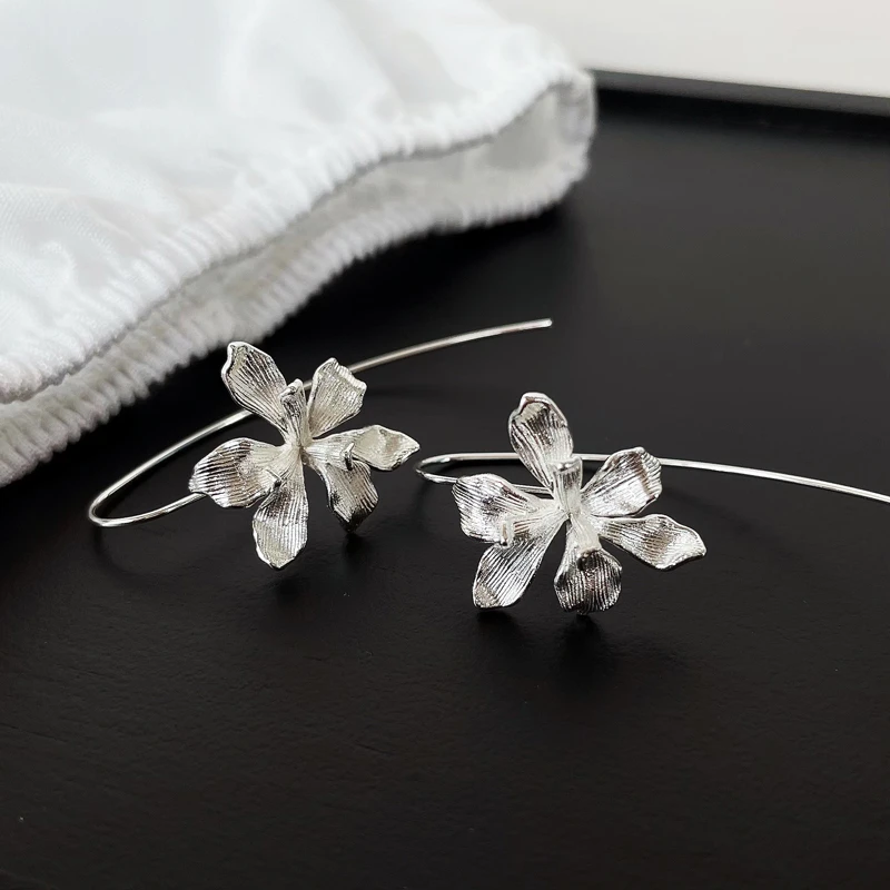 铜合金耳饰 小众设计感手工立体花朵耳环显脸瘦长款耳饰轻奢气质