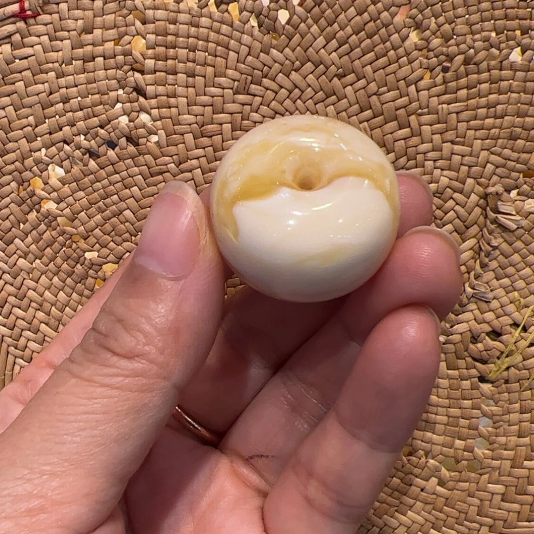 蜜蜡未镶嵌裸石浓瓷白奶酪橘金纹扣