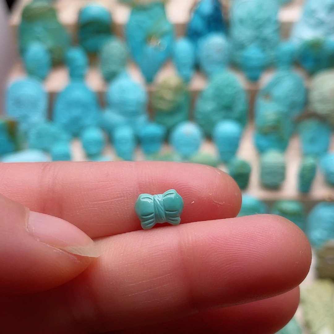 绿松石颈饰未镶嵌