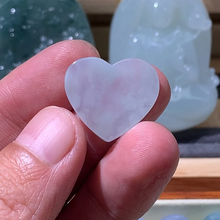 晓****翡翠未镶嵌颈饰无事牌