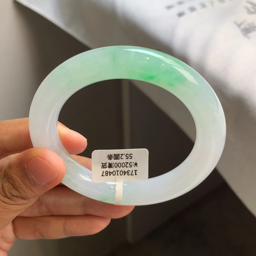 翡翠手镯未镶嵌冰绿圆条（新）