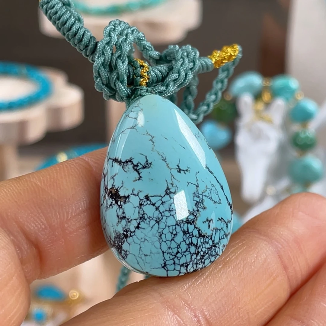 绿松石未镶嵌套链水滴型平安牌