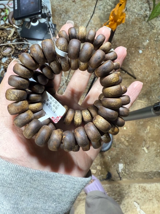 奇楠沉香 大算盘1.4*16单圈 多样性发1